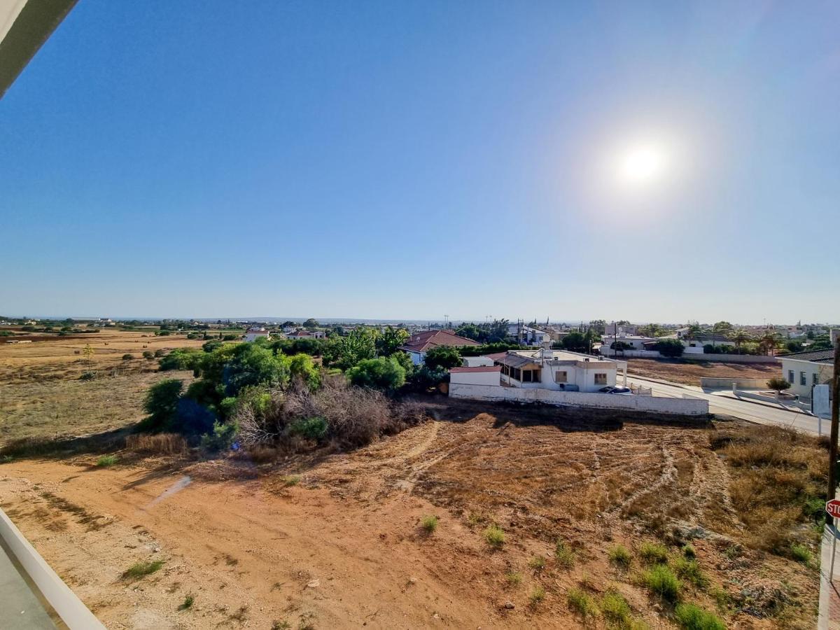 Lucky Strike Apartment Paralimni Bagian luar foto