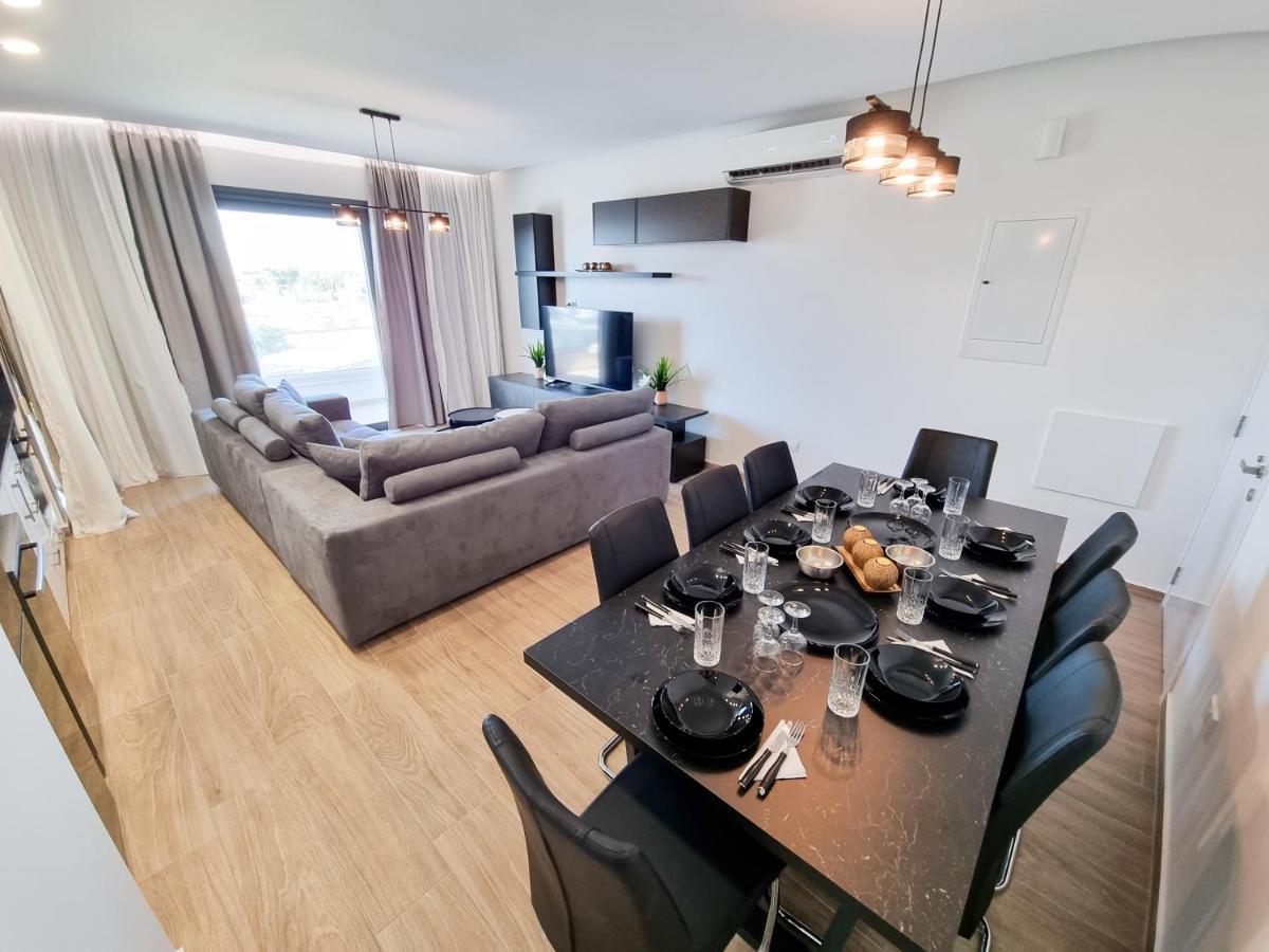 Lucky Strike Apartment Paralimni Bagian luar foto